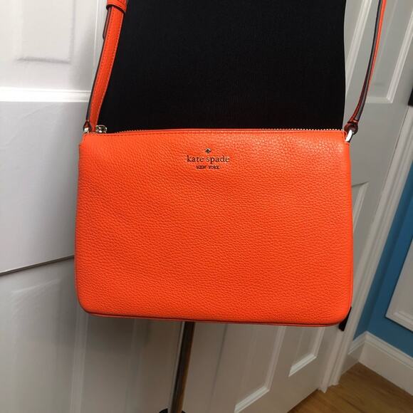 Kate Spade triple gusset crossbody coral buds new with tags - Picture 3 of 13